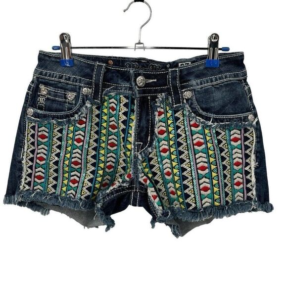 Miss Me Signature Denim Shorts Embroidery & Sequins Size 27 - Picture 1 of 8